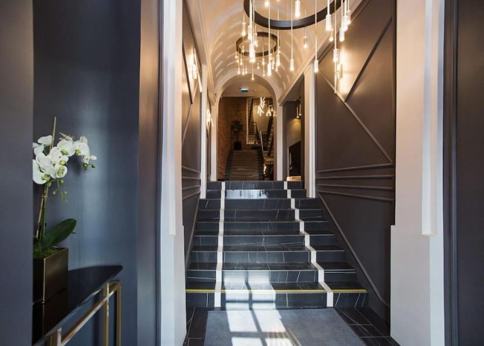 Urban-Glam City Centre Studio With A Gym And Terrace Tallinn Ngoại thất bức ảnh