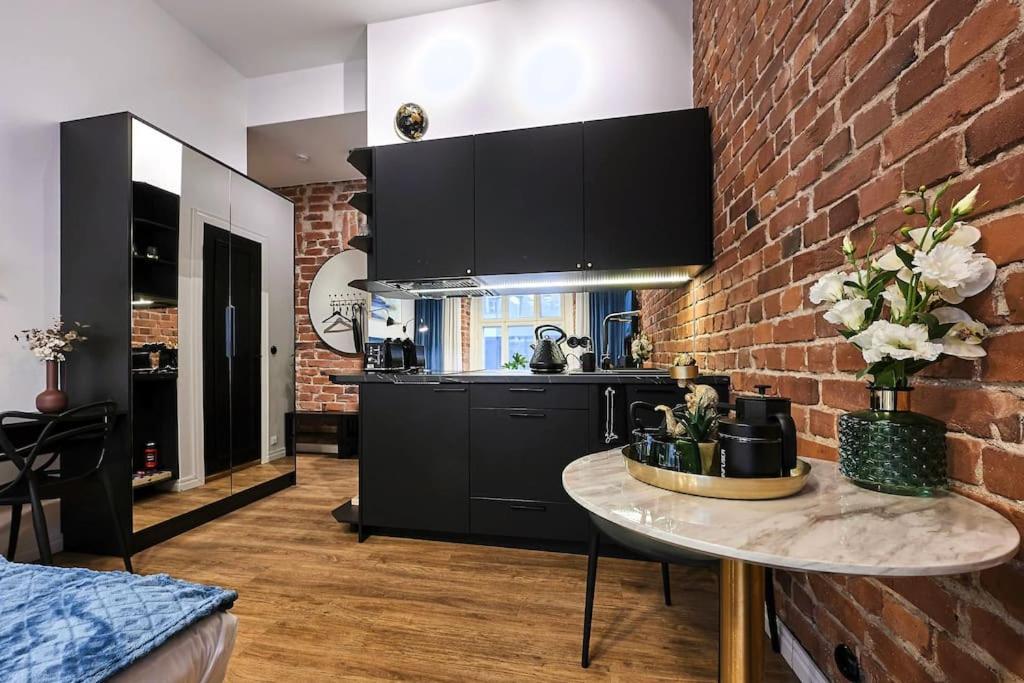 Urban-Glam City Centre Studio With A Gym And Terrace Tallinn Ngoại thất bức ảnh