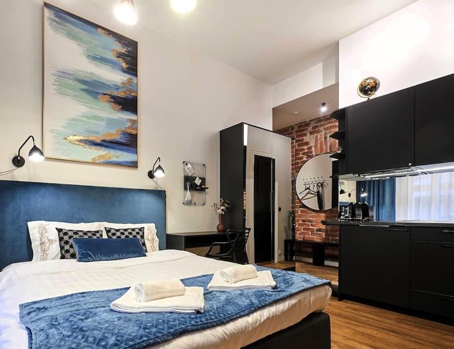 Urban-Glam City Centre Studio With A Gym And Terrace Tallinn Ngoại thất bức ảnh