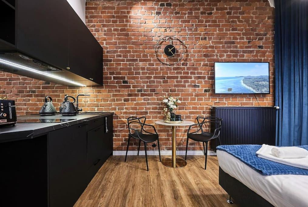 Urban-Glam City Centre Studio With A Gym And Terrace Tallinn Ngoại thất bức ảnh